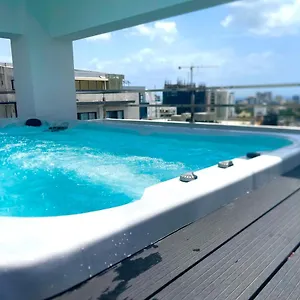  Apartment Downtown Luxury Naco: 2br 2ba